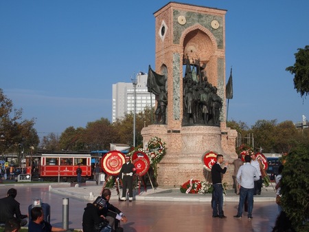 [Taksim Meydanı]